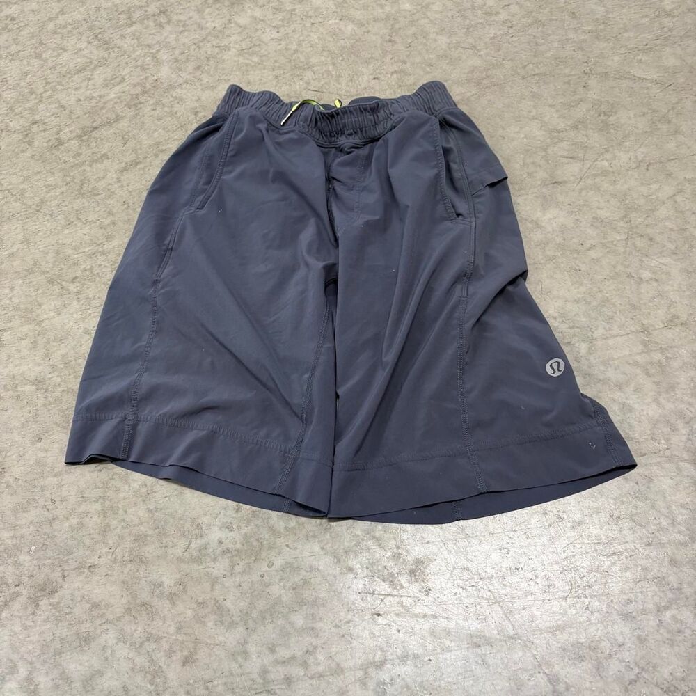 Lululemon Men's Navy and Grey Shorts